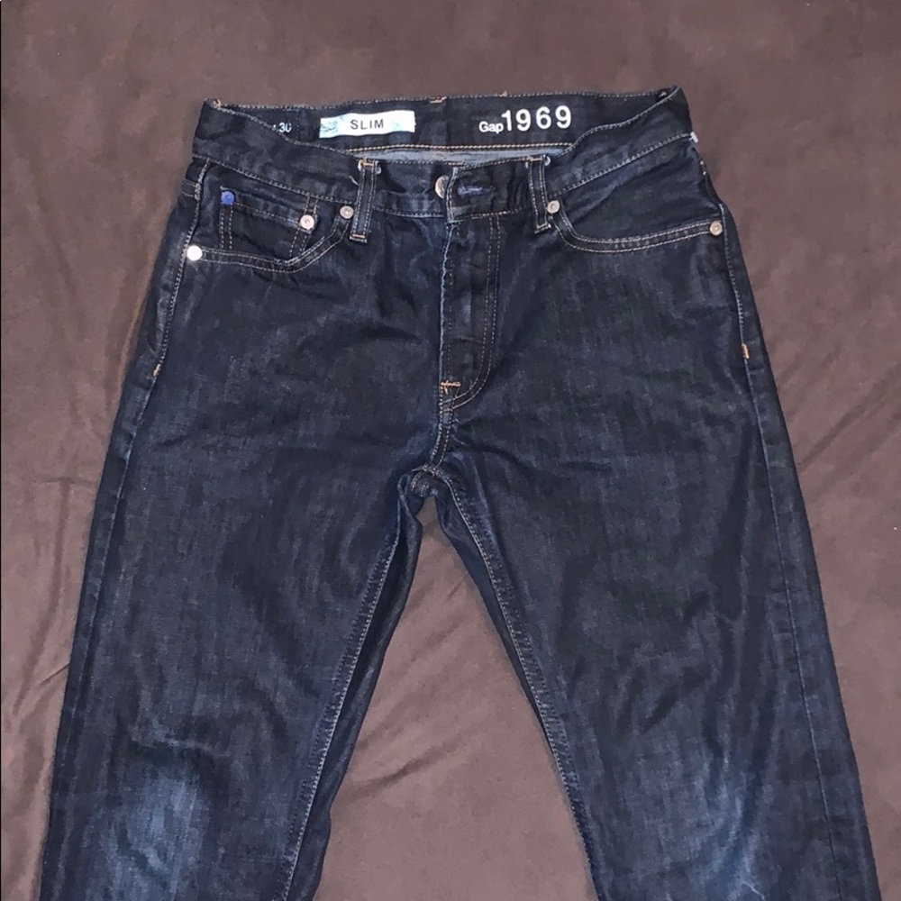 PRE-OWNED MENS GAP JEANS SIZE 29/30.